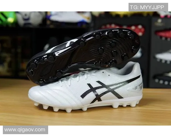 适合各类场地的AG足球鞋推荐助你提升球技与舒适度